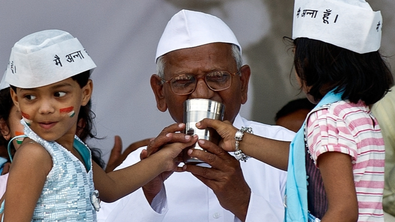 Anna Hazare has ended a high-profile hunger strike in Delhi after 12 days